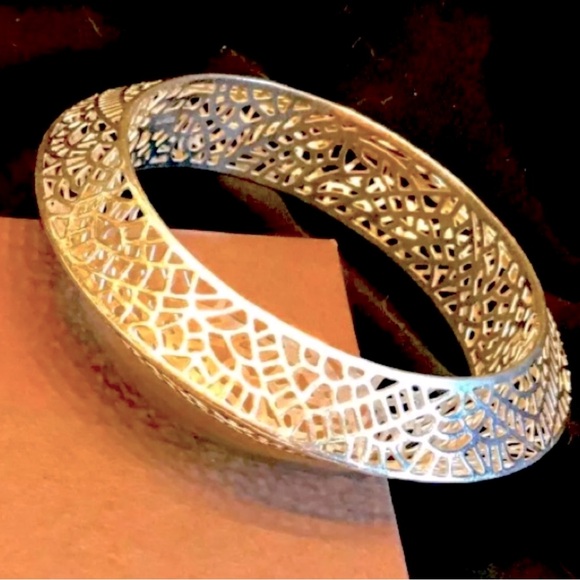 NEW Silpada Vintage Sterling
Silver Stiletto Filigree Cutout
Bangle Bracelet - Picture 5 of 9